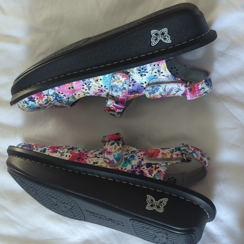 Algeria Jemma Perennial Women's size 39 shoes. Gently used. Excellent condition. - Picture 4 of 9